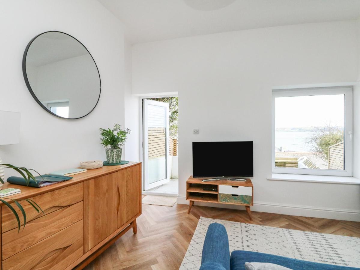 Through The Porthole Villa Falmouth Exterior photo